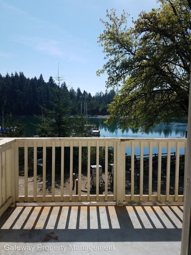 Foto del edificio - 1 br, 1 bath Apartment - 220 E WILSON ROAD