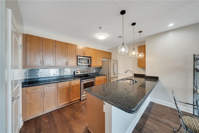 Foto del edificio - 325 East Paces Ferry Rd NE