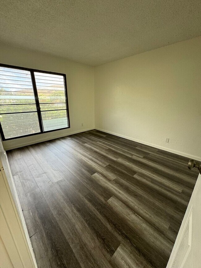 Foto del edificio - Partly Furnished 2 bedroom 1 bath