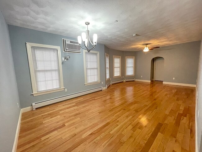 Building Photo - 79 Pleasant St