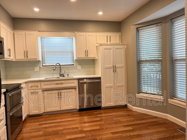 Foto del edificio - 8704 N Shannon Ave