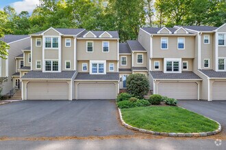 Building Photo - 139 Governor Trumbull Way