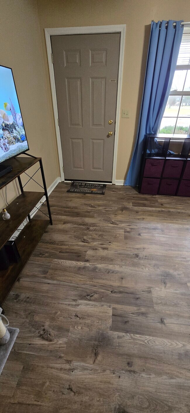 puerta de entrada de la sala de estar - 103 N Roosevelt St