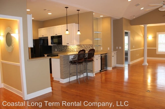 Building Photo - 3 br, 3 bath House - 15 Indigo Run Dr #41