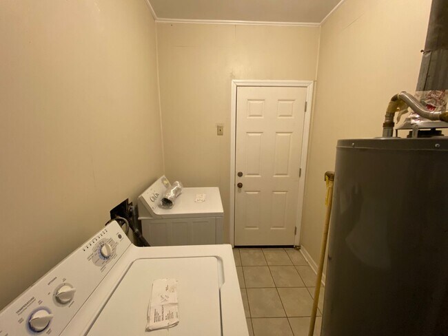 Foto del edificio - 1409 Southwood Dr