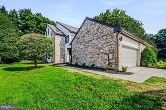 Building Photo - 207 Steeplechase Cir