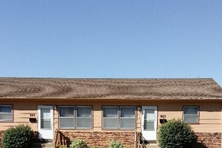 SIDE BY SIDE DUPLEX - 905 S Cleveland Ave