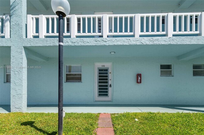 Building Photo - 606 SW Natura Blvd