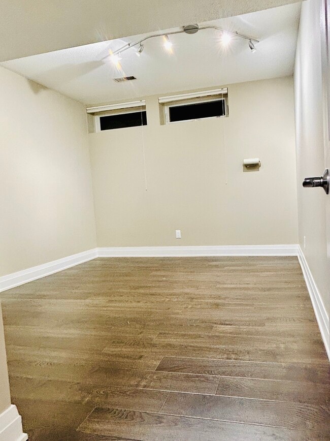 2nd bedroom - 17 Eleanor Dr