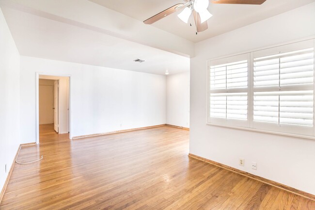 Building Photo - 12438 Woodgreen St