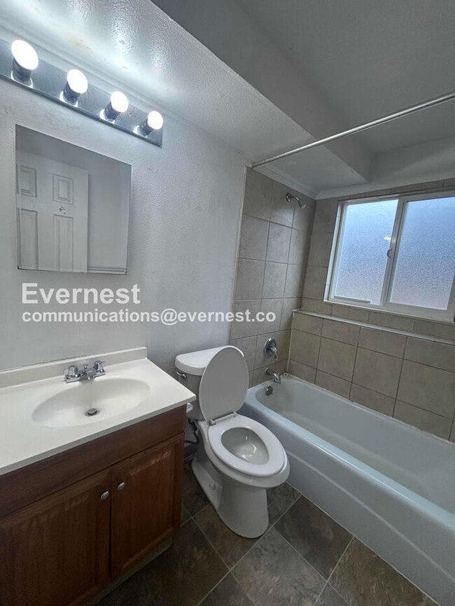 Foto del edificio - 1075 Magnolia St