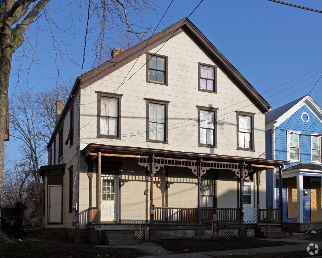 Foto del edificio - 243-245 McCullough St