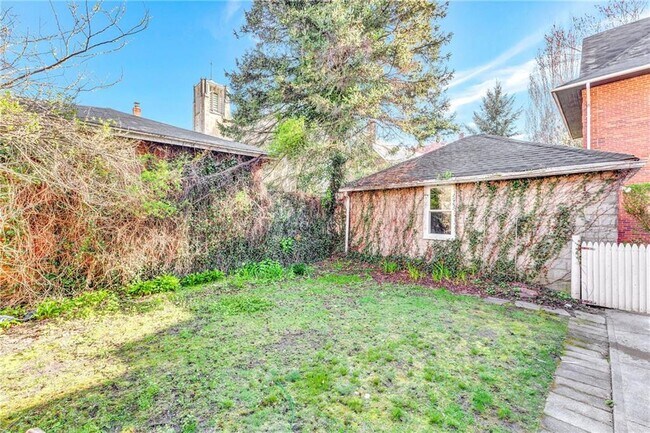 Foto del edificio - 90 University Av