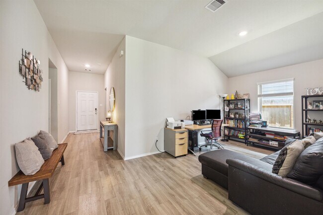 Foto del edificio - 6414 Fiddlewood Thicket Ln