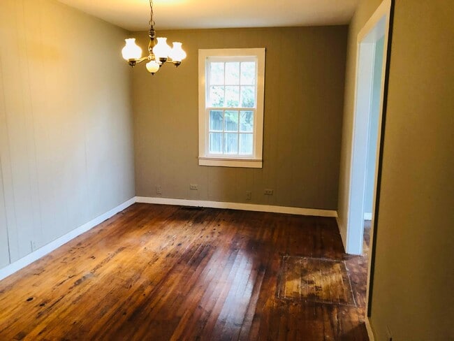 Building Photo - 156 Howle Ave