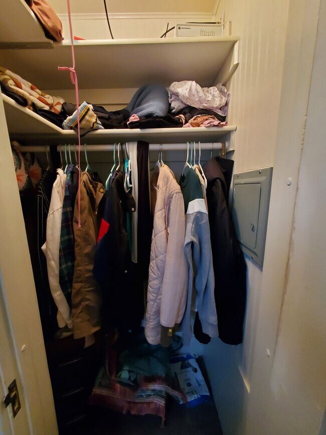 Building Photo - 2221 Olive St