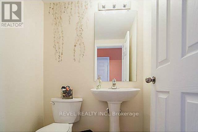 Photo du bâtiment - 80 Bisset Ave