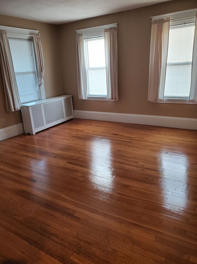 12 Pleasant St, Medford, MA 02155 Rentals in Medford at 12 Pleasant St