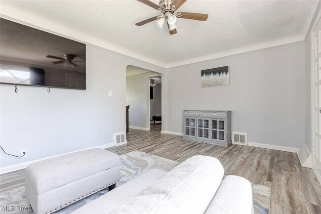 Foto del edificio - 475 E 250th St
