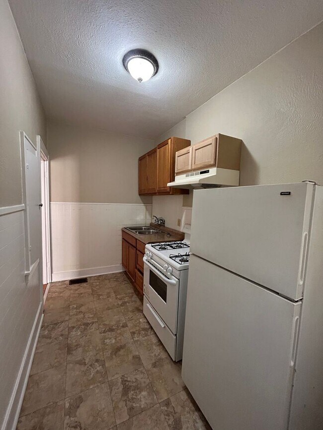 Building Photo - 1 br, 1 bath House - 607 Kirby Pl