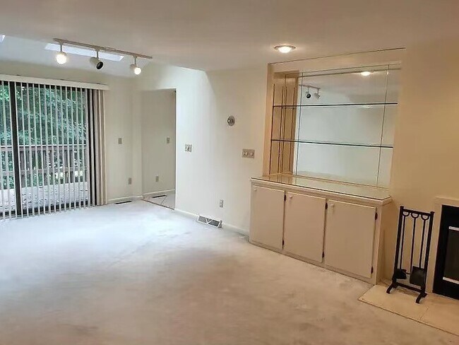 Foto del edificio - 605 Clubhouse Rd