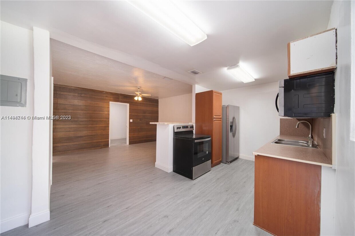 Foto principal - 435 SW 33rd Ave