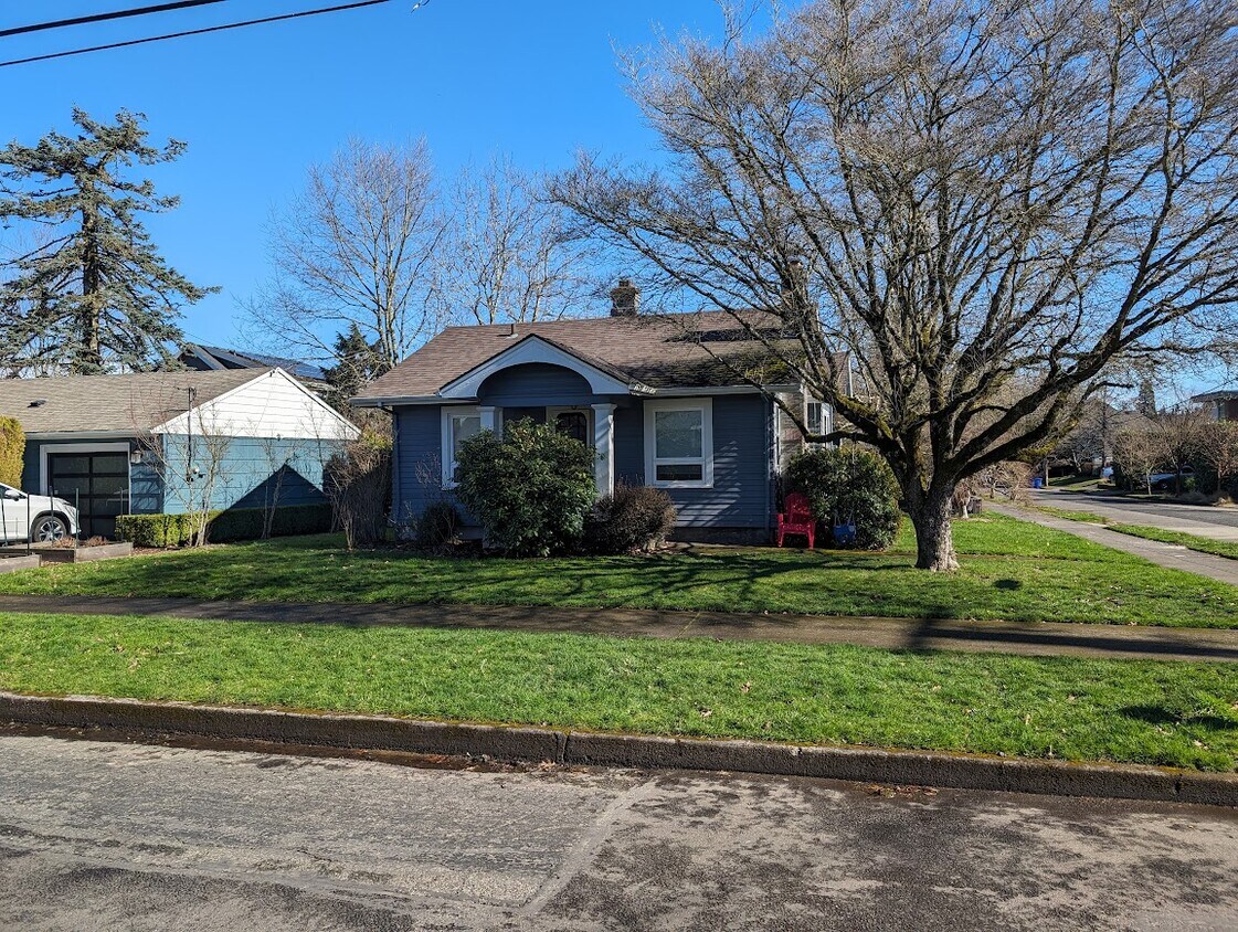 Primary Photo - 7928 SE 19th Ave