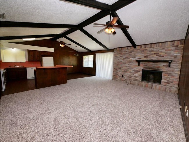 Building Photo - 229 Terlingua Dr