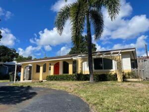 Foto principal - 851 NE 48th St
