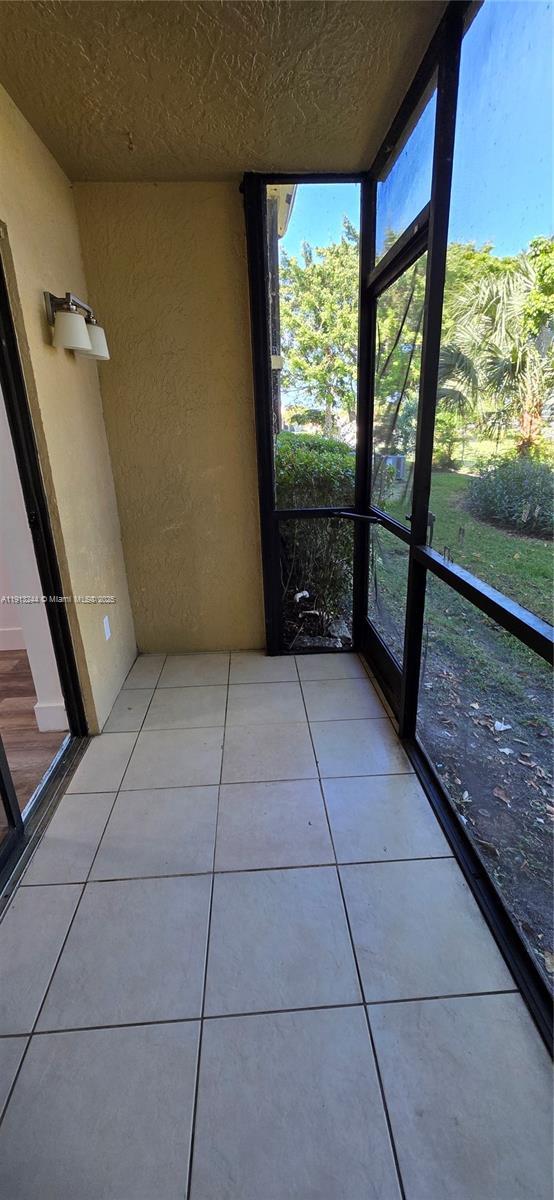 Foto del edificio - 9000 NW 28th Dr