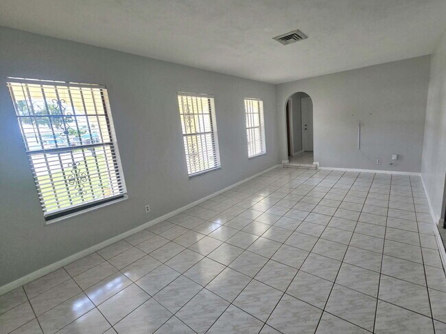 Building Photo - 6504 Heather Way