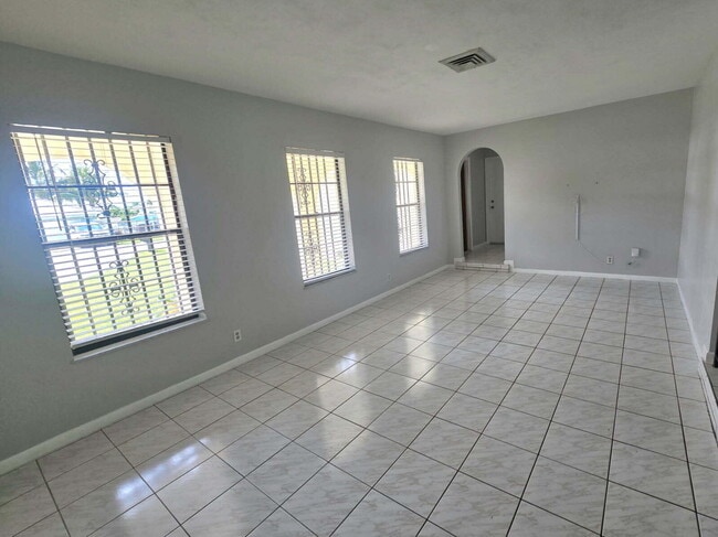 Foto del edificio - 6504 Heather Way