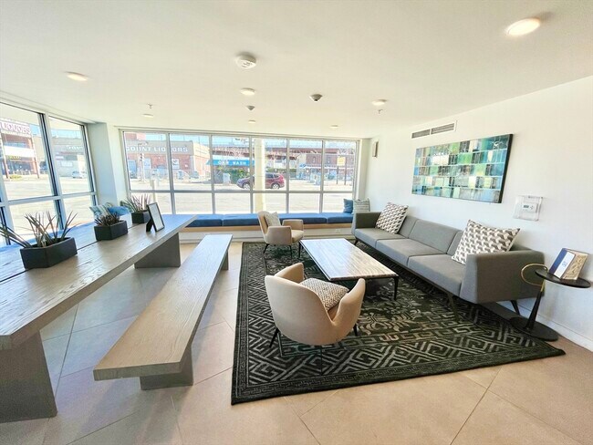 Foto del edificio - 262 Monsignor O'Brien Hwy