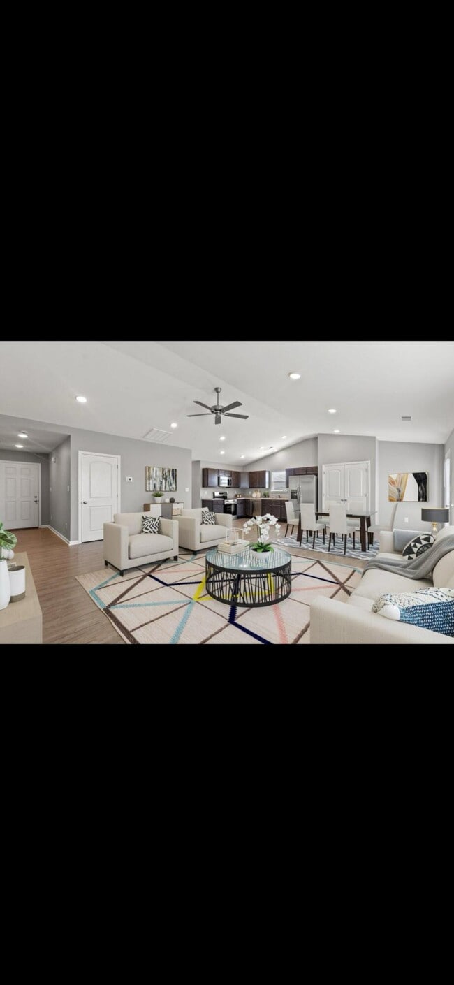 Building Photo - 348 Pageant Dr