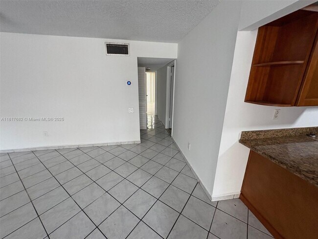 Building Photo - 6854 SW 114th Pl