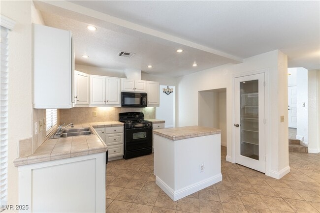 Foto del edificio - 1464 Harmony Hill Dr