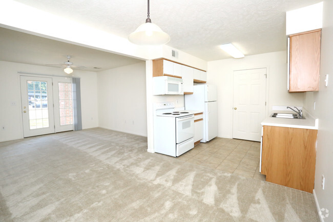 3BR - Dining & Kitchen - Legacy Parke