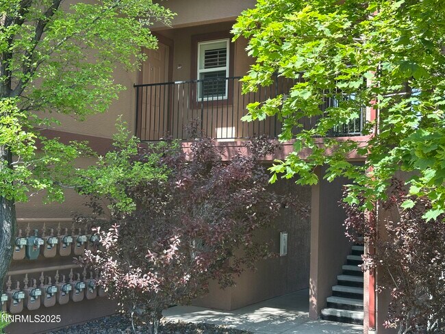 Foto del edificio - 6850 Sharlands Ave.