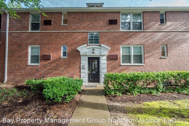 Foto del edificio - 1 br, 1 bath House - 108 GEORGE MASON DR. ...