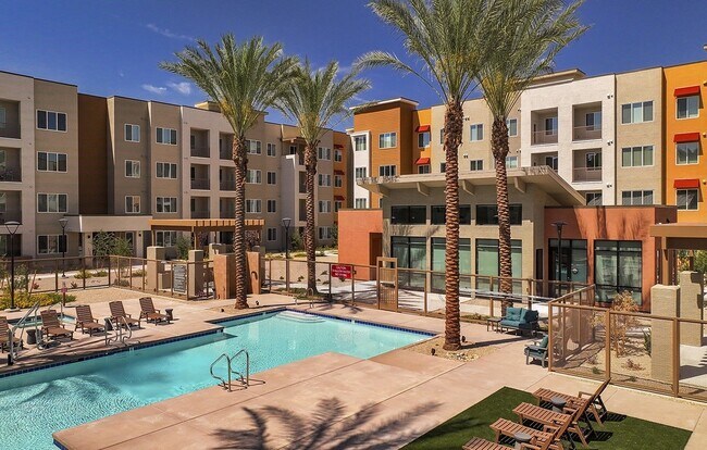 Foto del edificio - Suncrest Vista at Canyon Trails 55+ Apartm...