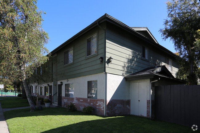 Building Photo - Shannon Arms III Apartments