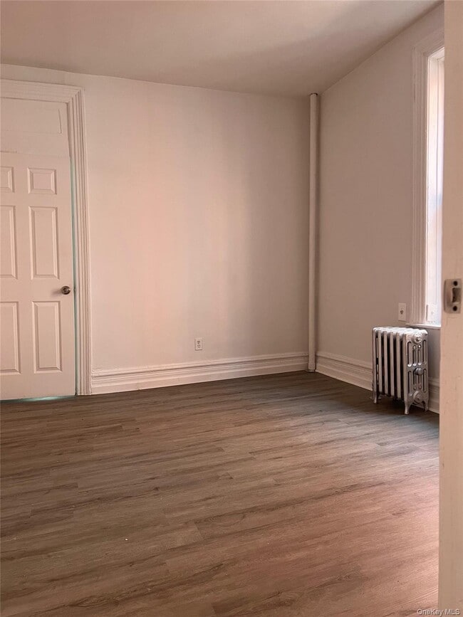 Building Photo - 1810 Barnes Ave