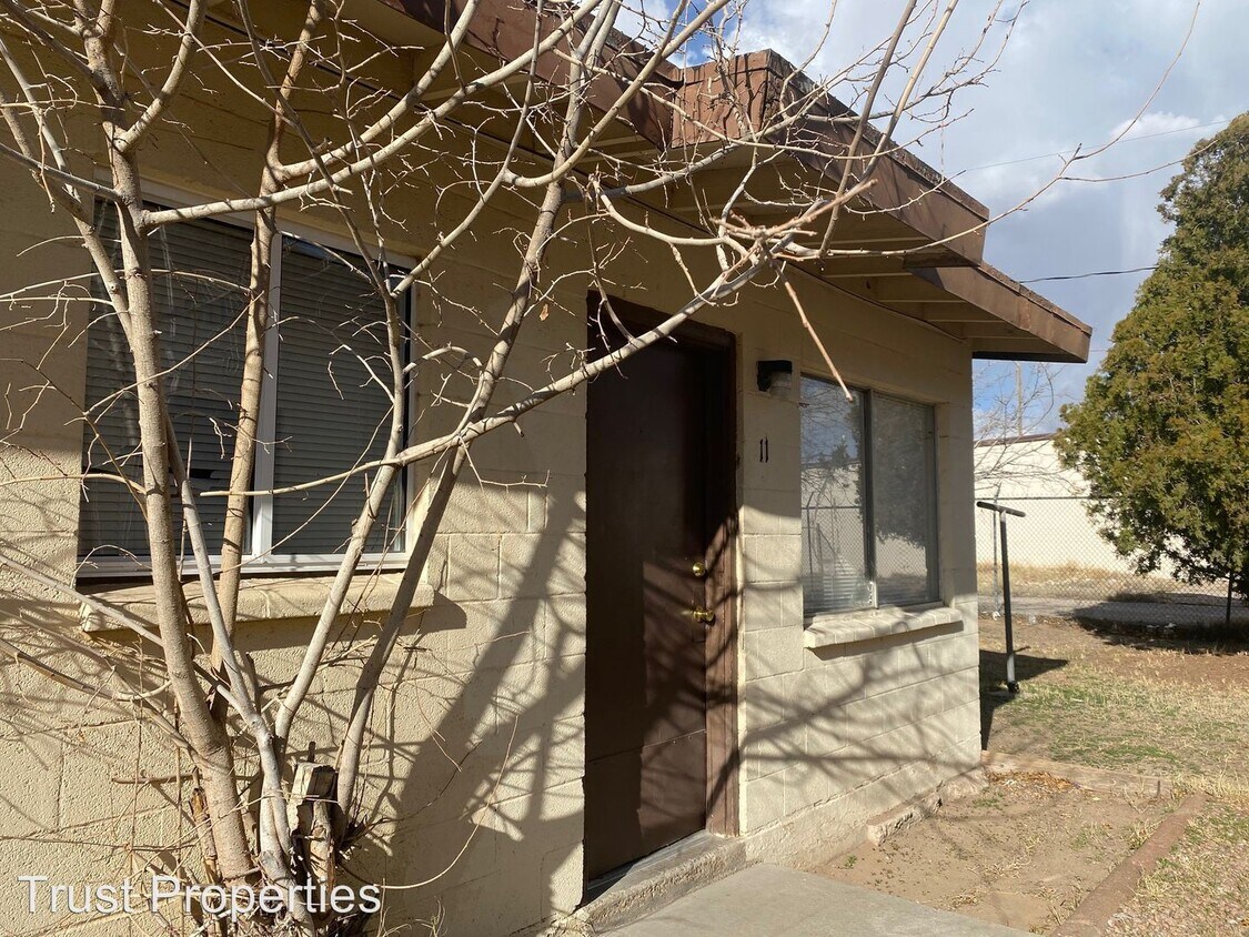 Primary Photo - 206 W Conway Ave