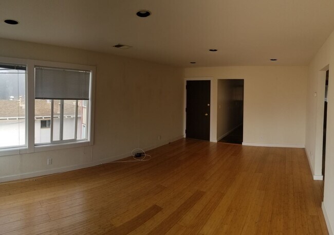 Foto del edificio - Stylishly Updated 2-Bedroom in Oakland