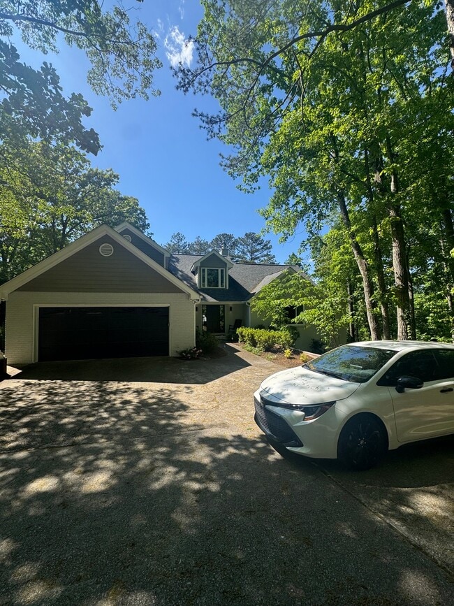 Photo - 585 Kings Peak Dr House