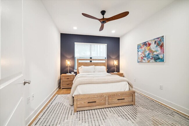 Foto del edificio - 2221 W Dallas St