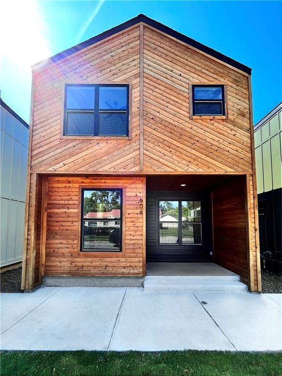Primary Photo - 608 N 6th St