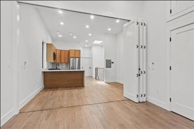 Building Photo - 41 47th St