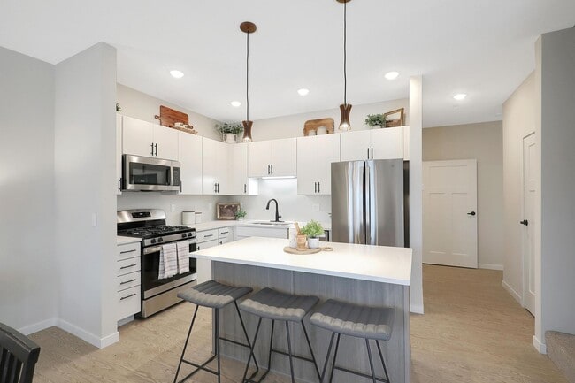 Interior Photo - 4760 Ironwood Cir