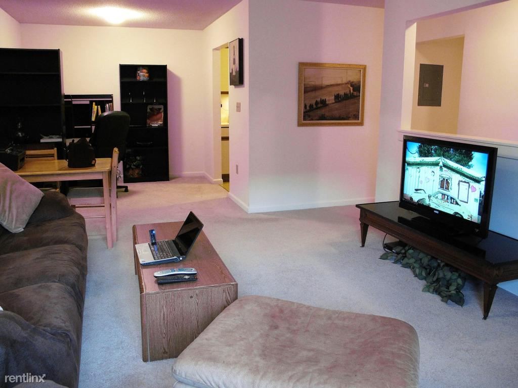 Foto principal - 207 Gatewood Dr